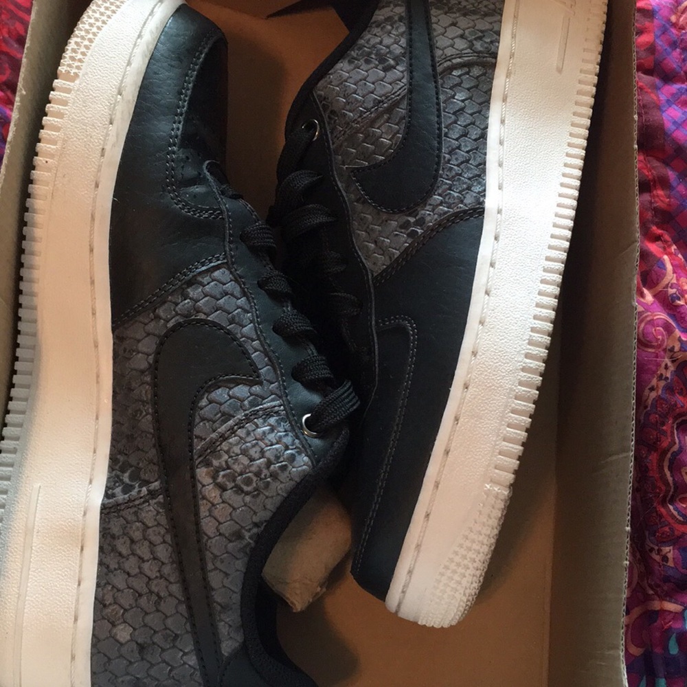 Nike Air Force women’s 7.5 men’s 5.5 wore one time